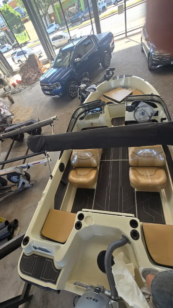 Topo Silver Tapizado Camel Robinson Mantra (1).webp