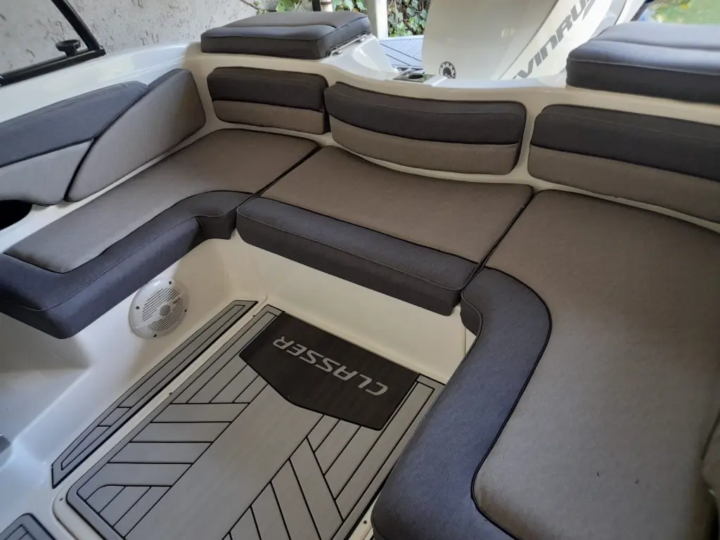 Classer 206 - SIlver Negro Negro Silver - Agustin Magoia - Tapiceria Topo Silver (9).webp