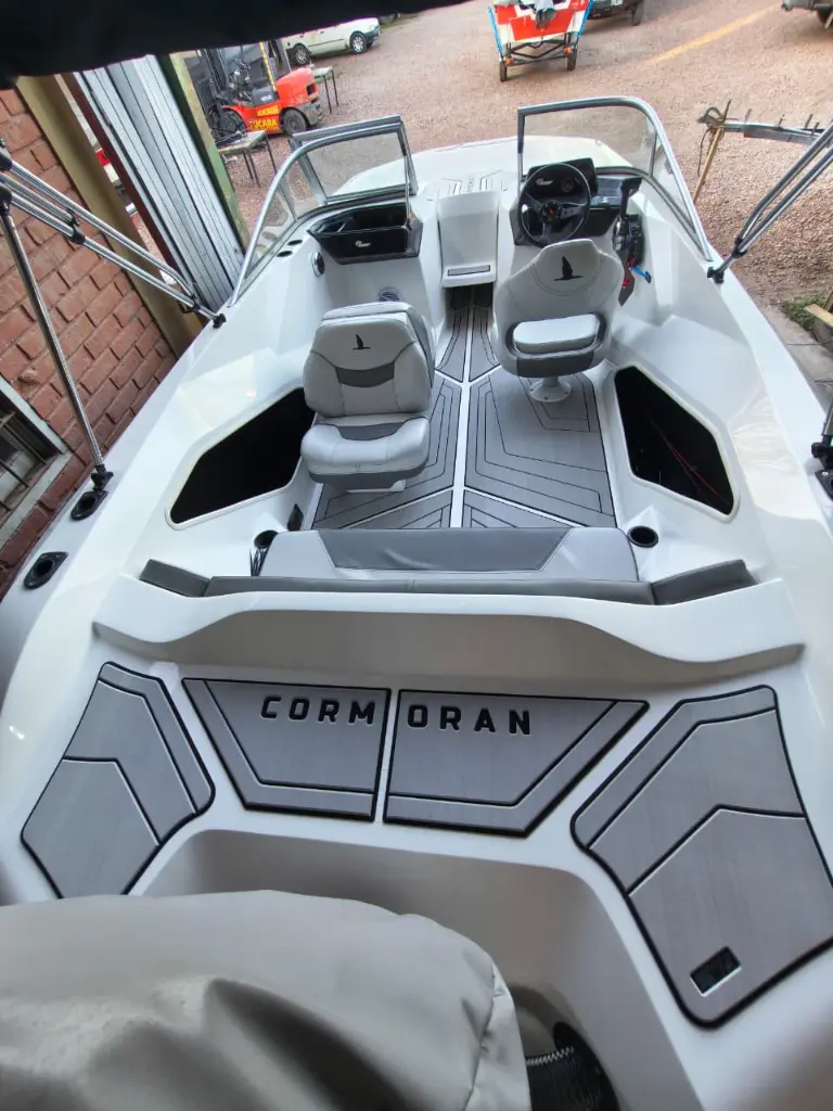 Cormoran C55 - Silver Negro (4).webp